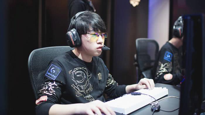 方报道和分 方报道和分