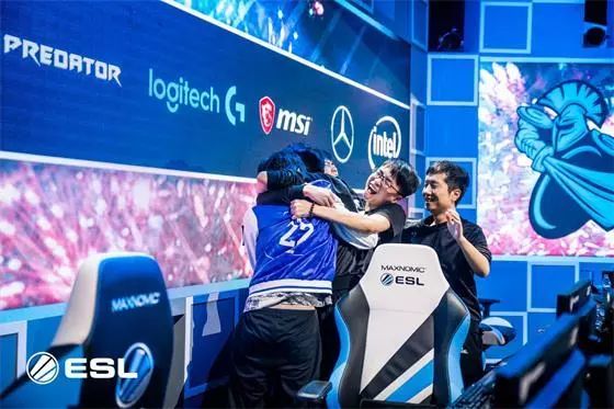 区域内的军 区域内的军