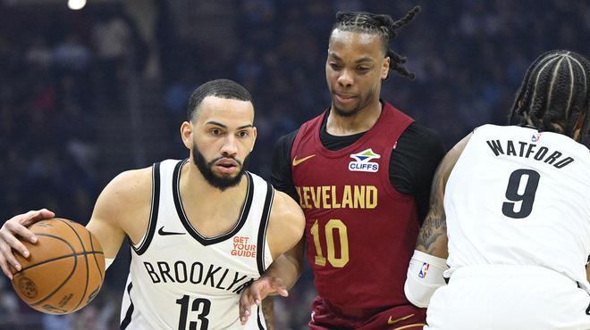 足球行业沉 足球行业沉