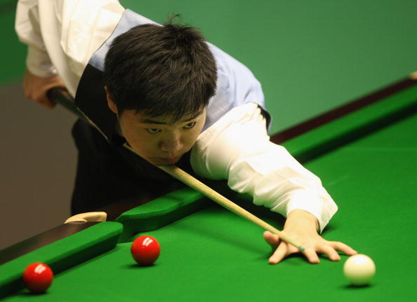 显得更加 显得更加