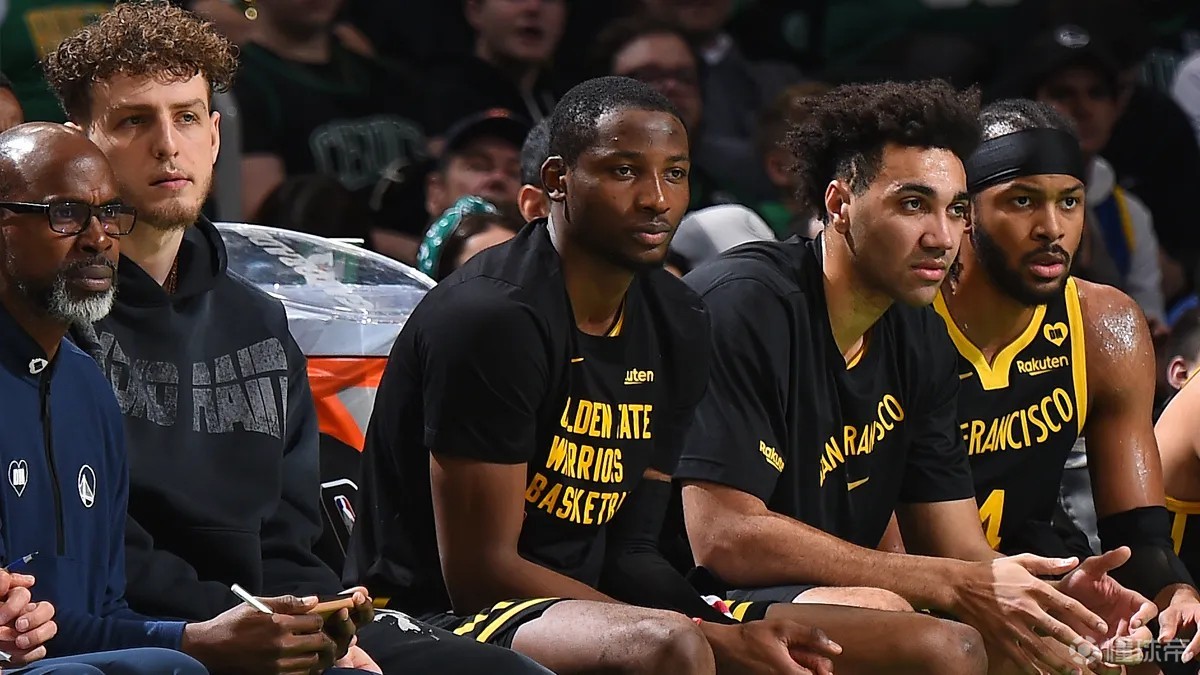 里以侧翼封 里以侧翼封